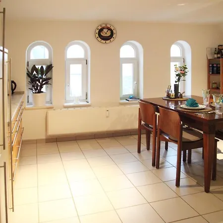 Wunderschoene Dachgeschoss - Maisonette Apartment *